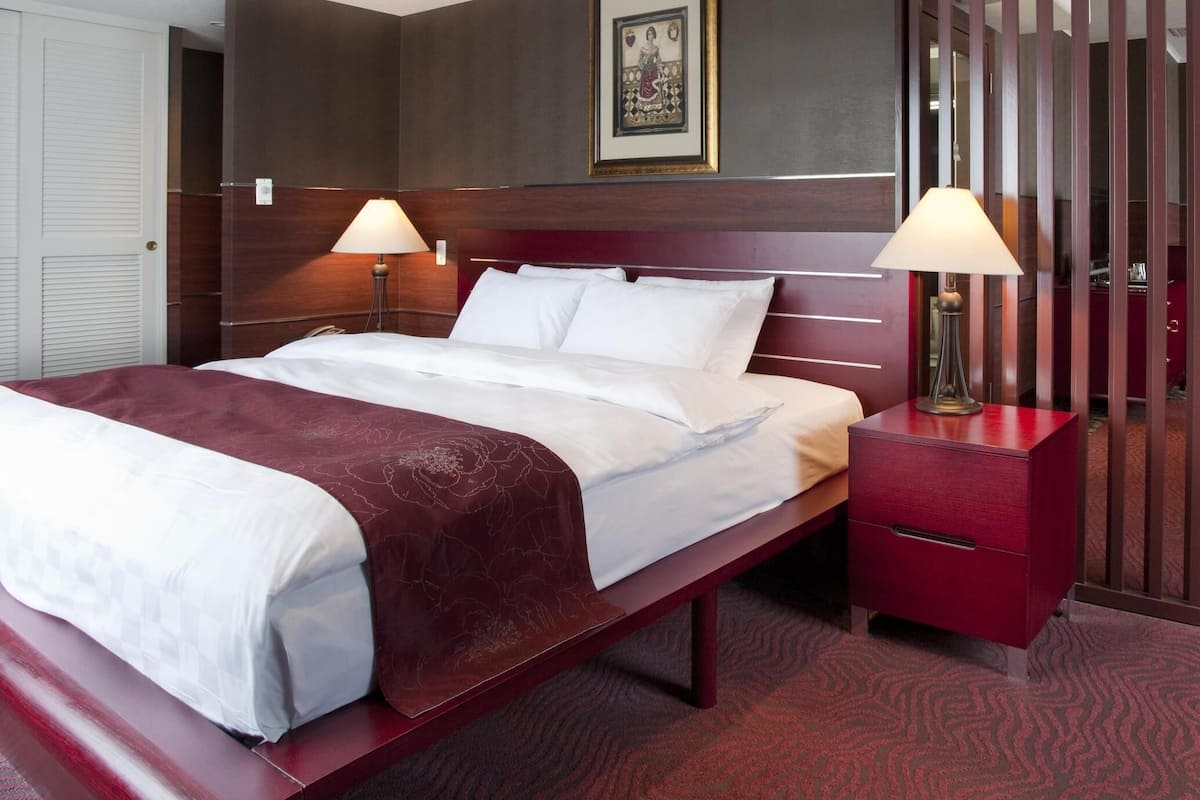 In-room safe, desk, soundproofing, iron/ironing board