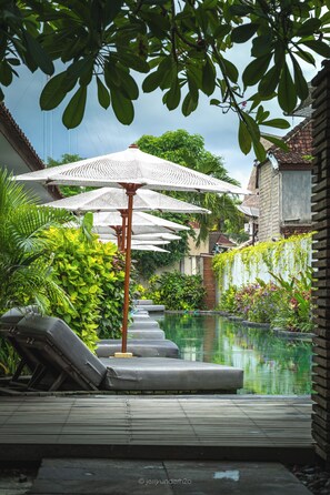 3 outdoor pools, pool loungers - Trawangan Dive Centre (Gili Trawangan)