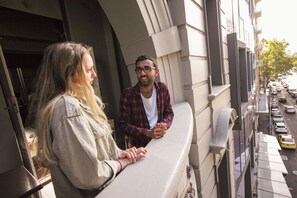 Double Room with Shared Bathroom | Balcony