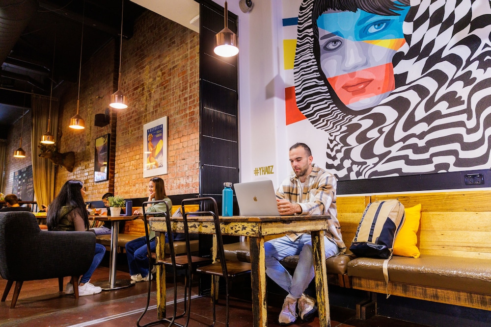 YHA Melbourne Central by null