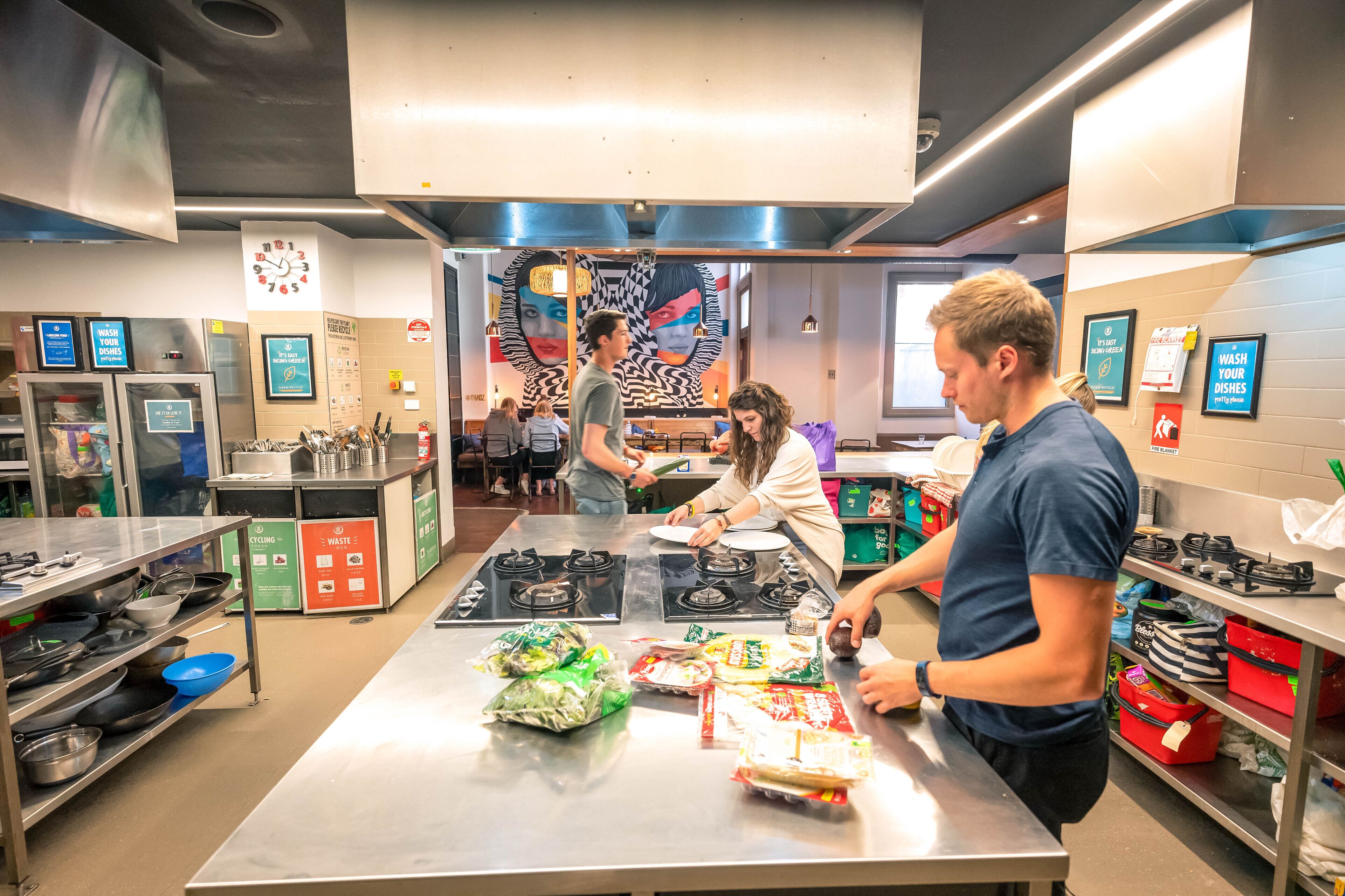 Photo - YHA Melbourne Central