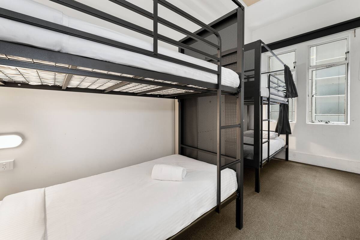 Wi-Fi de cortesia, roupa de cama