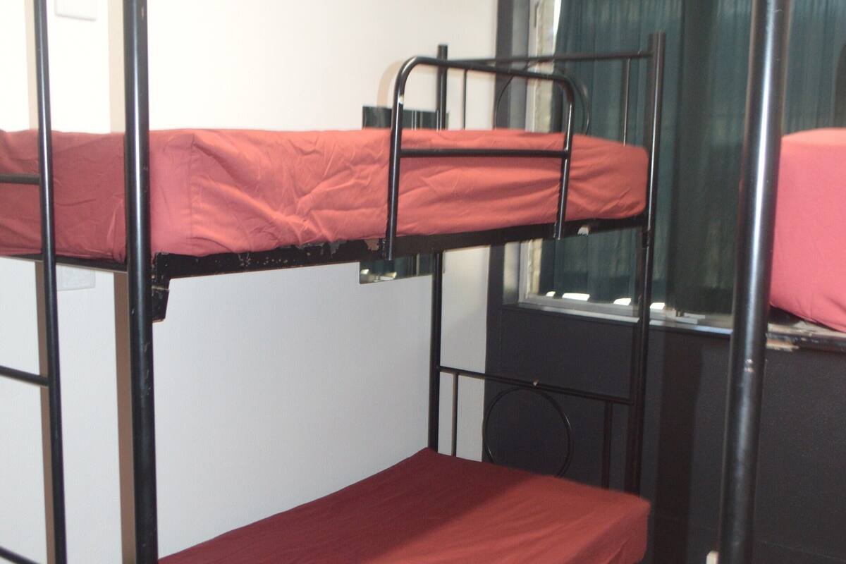 Slaapzaal, alleen voor vrouwen, gedeelde badkamer (4 Bed)