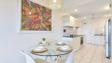 Executive Studio | Dining room