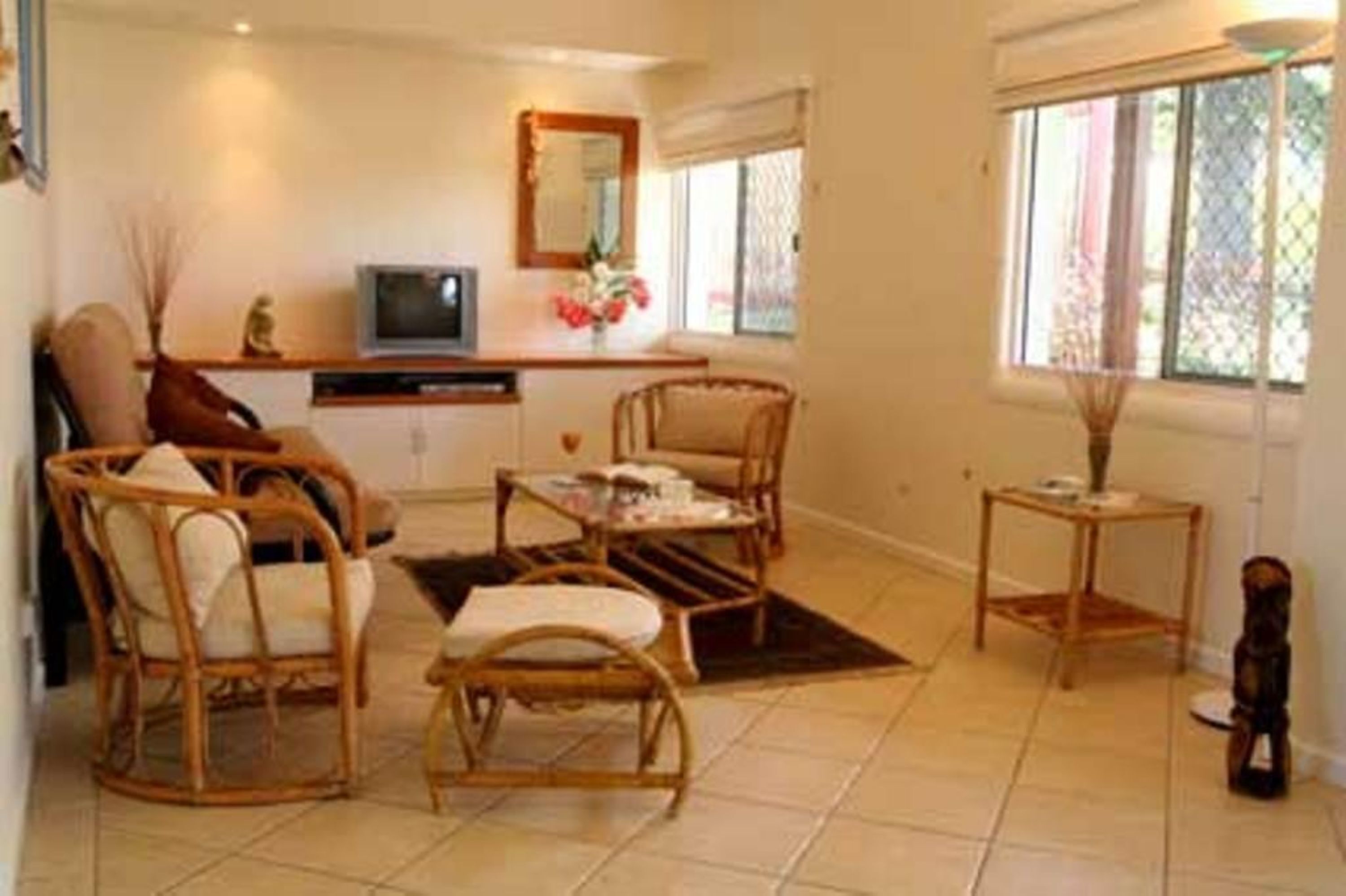 平房 (Garden) | 客廳