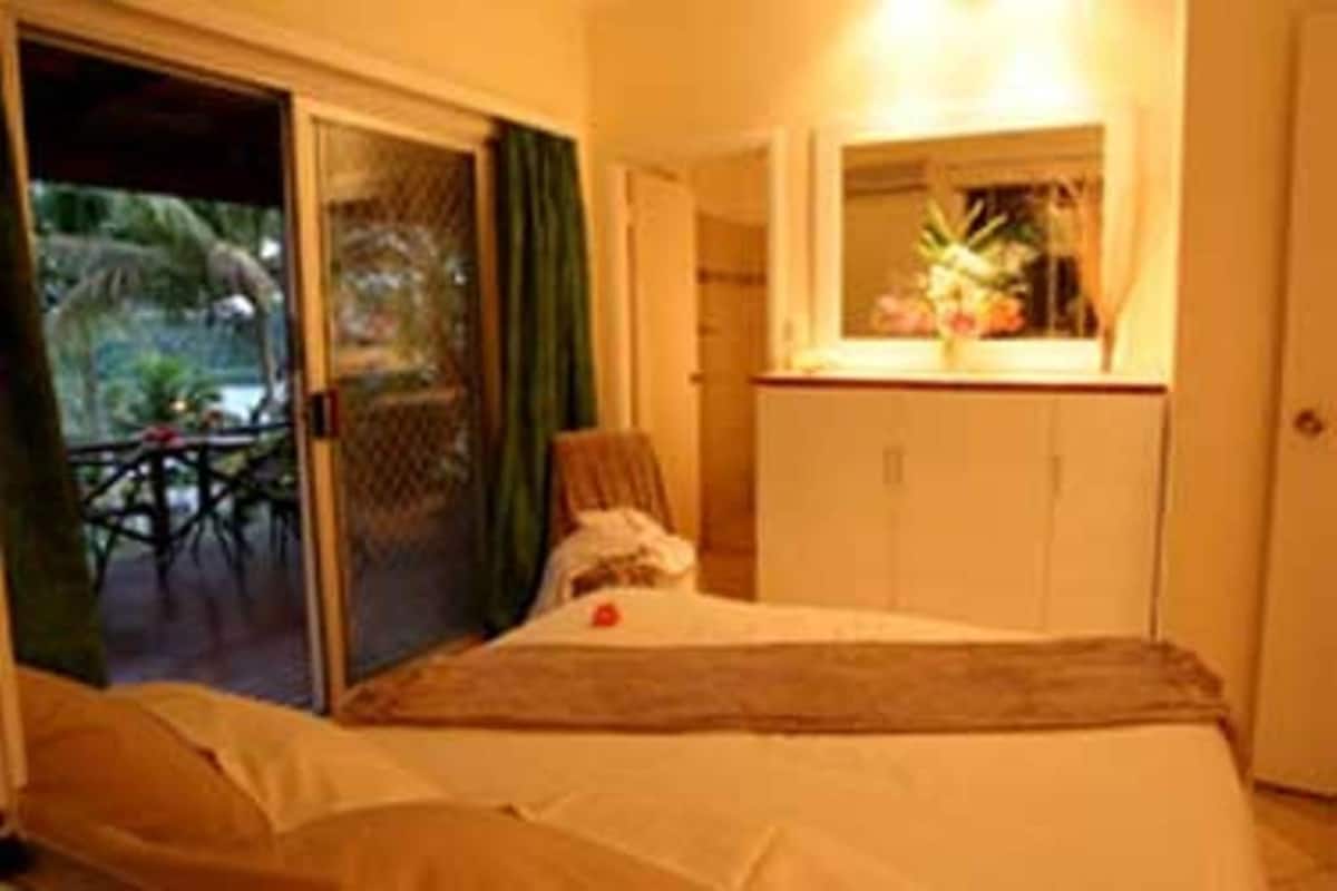 Cottage (Garden) | Een minibar, een bureau, een strijkplank/strijkijzer, gratis babybedden
