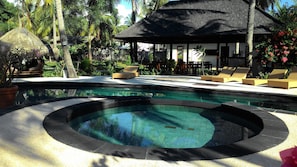 2 outdoor pools, pool loungers - Trawangan Oasis (Gili Trawangan)