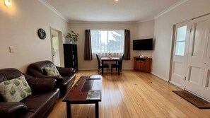 Apartment, 1 Bedroom, Kitchen, Garden View - Car included  | Living area