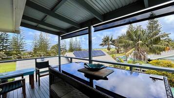 Lejlighed - 2 soveværelser - balkon - havudsigt (Car included) | Terrasse/gårdhave