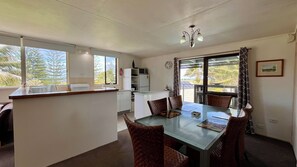 Apartment, 2 Bedrooms, Balcony, Ocean View - Car included | In-room dining