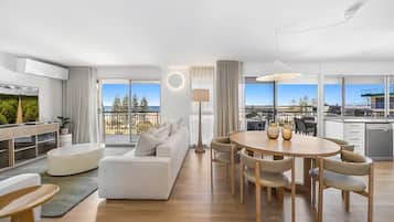 3 Bedroom Ocean View | Living area | 30-inch TV with cable channels