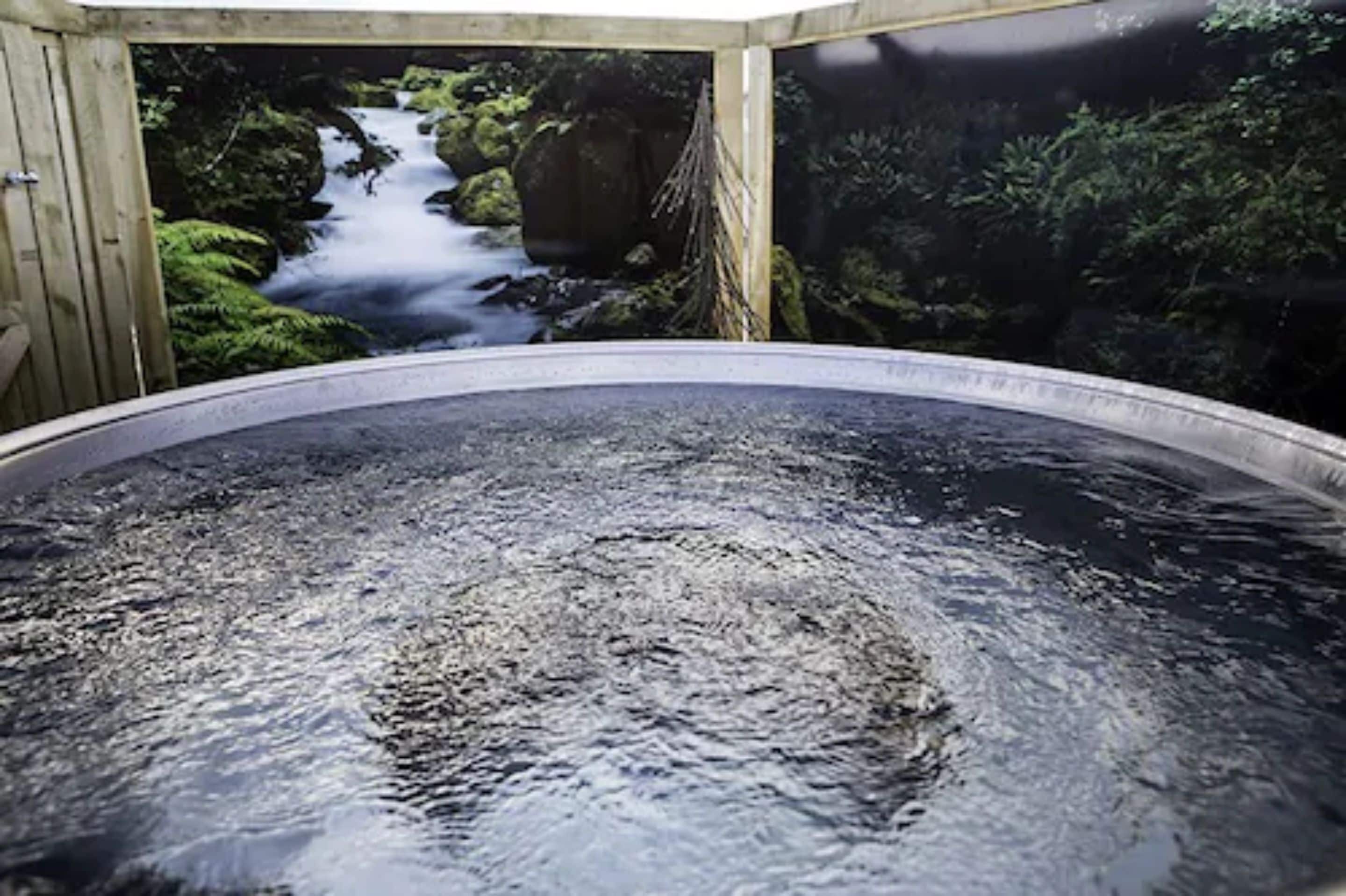 Bañera de hidromasaje exterior