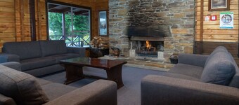 Te Anau Top 10 Holiday Park