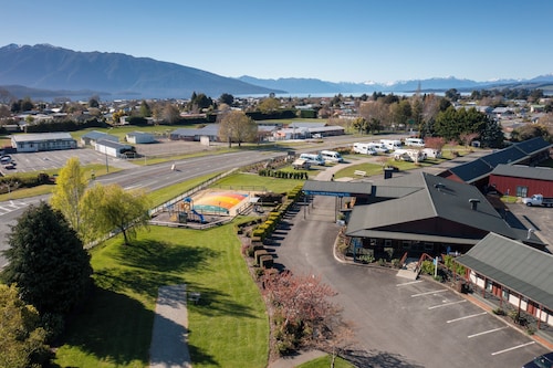 Te Anau Top 10 Holiday Park