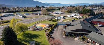 Te Anau Top 10 Holiday Park