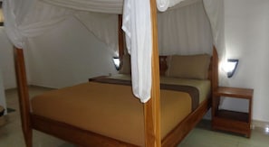 Free cribs/infant beds, rollaway beds, free WiFi