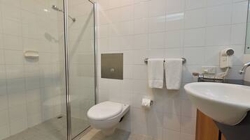 Standard Room, Non Smoking (Double Room) | Bathroom | Shower, free toiletries, hair dryer, towels