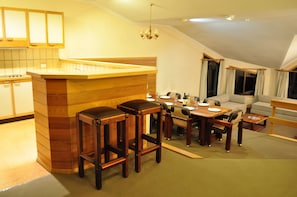 Flat-screen TV, fireplace, DVD player, iPod dock