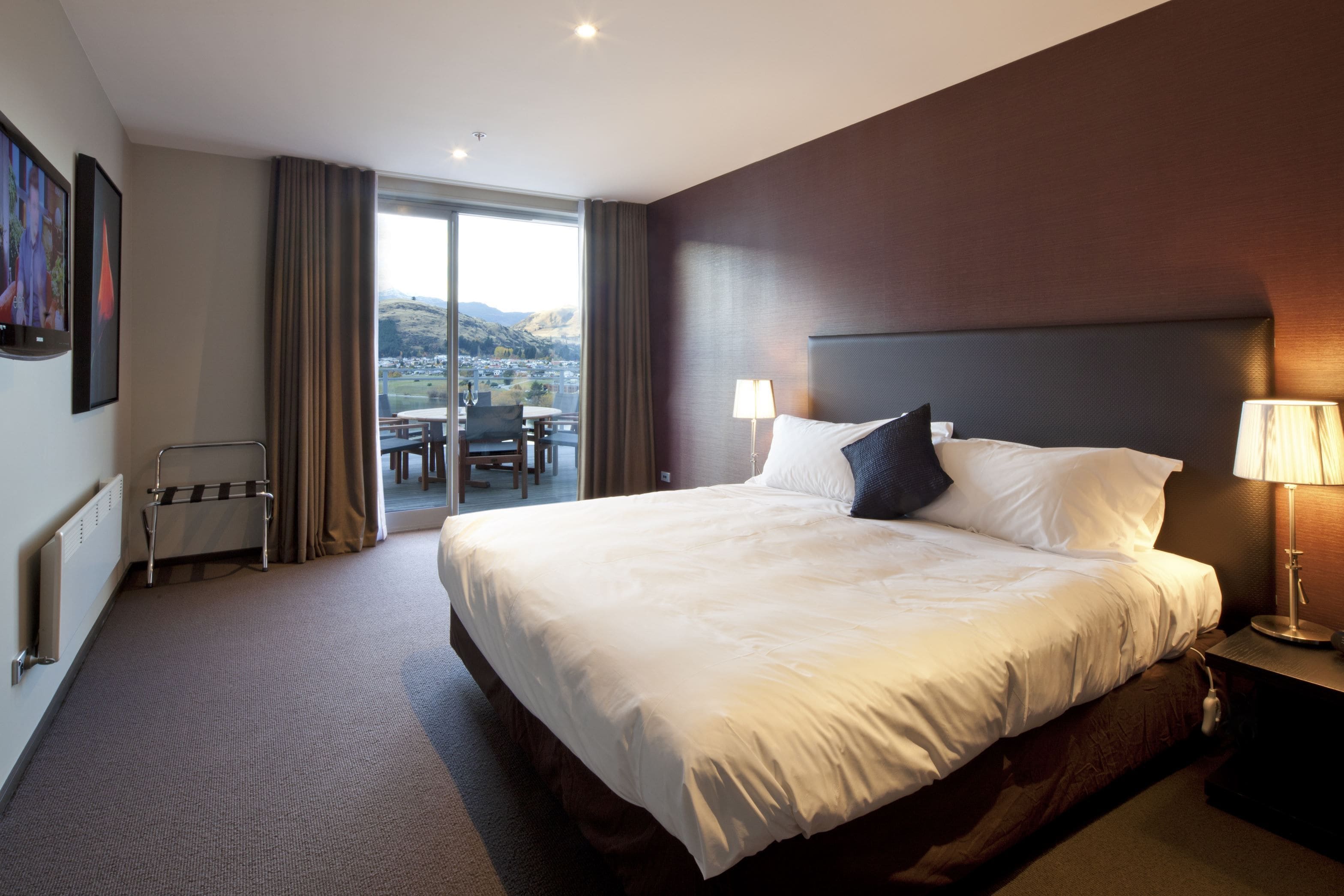 xpenthouse, 3 bedrooms  | premium bedding, soundproofing, iron/ironing board, free wifi