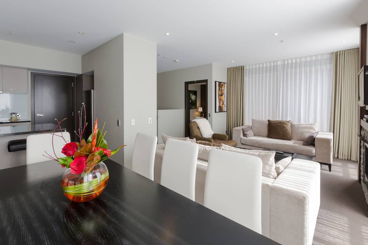 apartment, 5 bedrooms | in-room dining