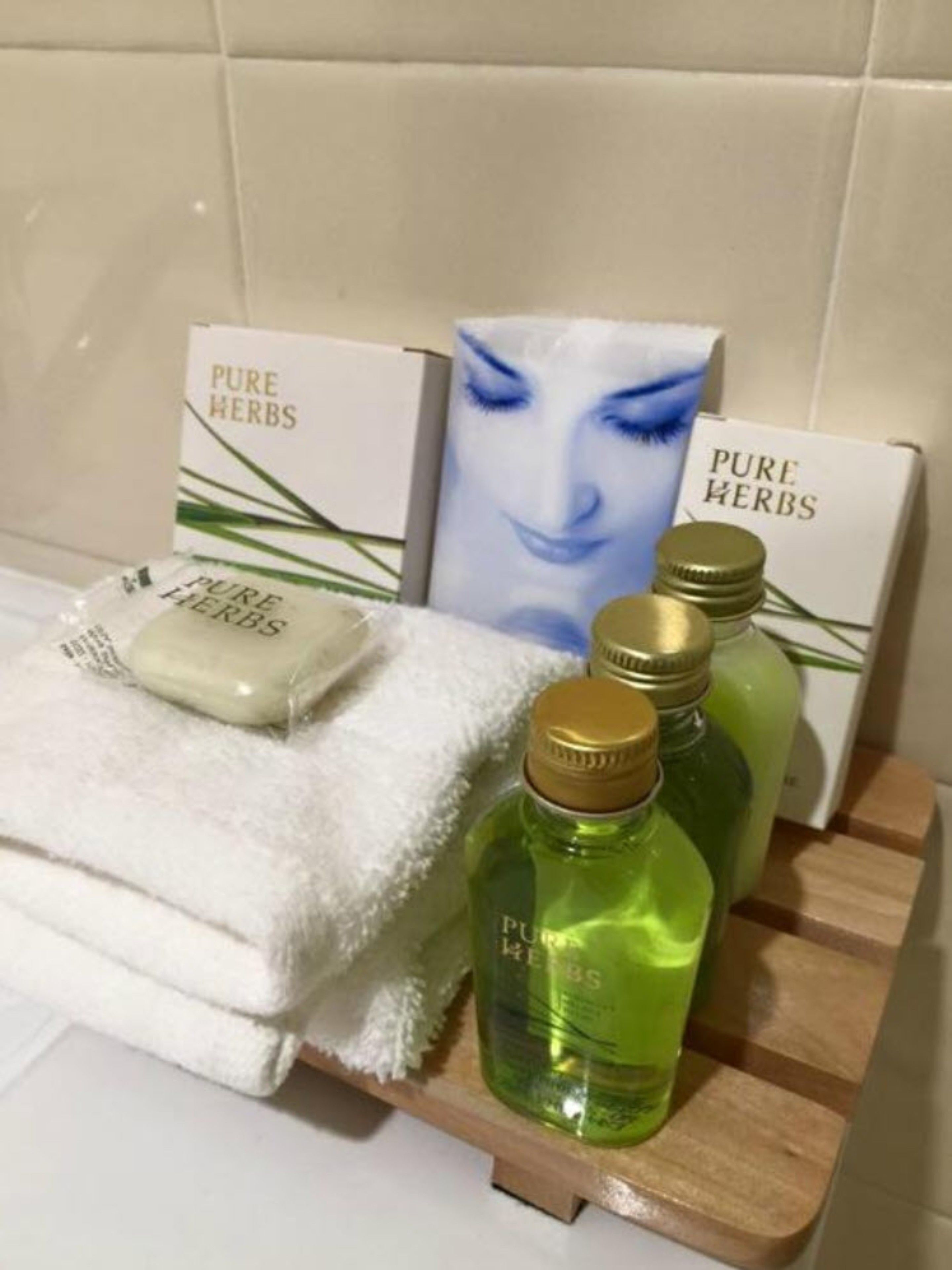 shower, free toiletries, towels