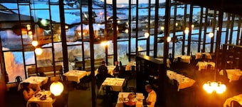 Man From Snowy River Hotel