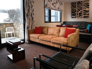1 bedroom, premium bedding, pillow-top beds, in-room safe