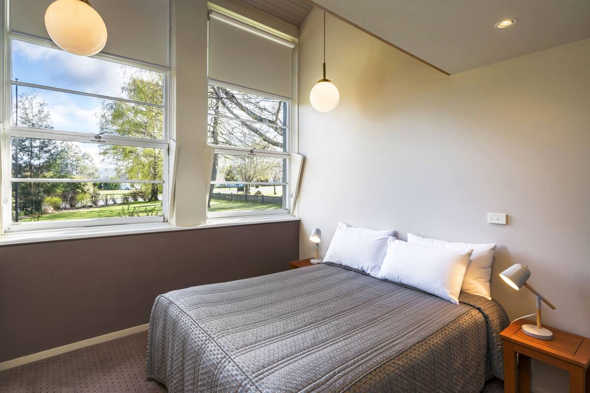 Hotel Room (Queen Bed on Mezzanine Level) | Hypo-allergenic bedding, bed sheets
