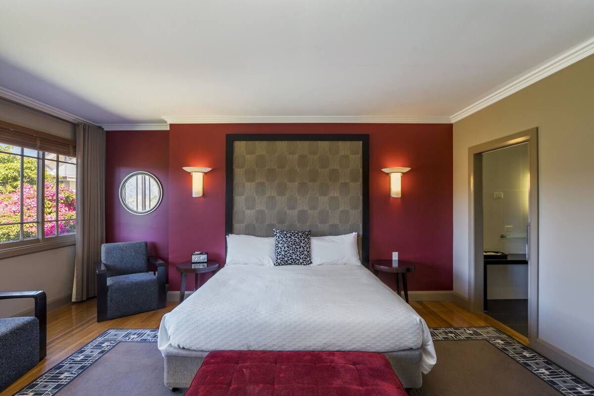Luxury Room | Hypo-allergenic bedding, bed sheets