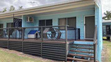 Standard 1 Bedroom Poolside Unit - S6 | In-room safe, iron/ironing board, free WiFi, bed sheets