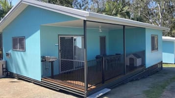 Superior 2 Bedroom Cabin - S6 | Teras/patio