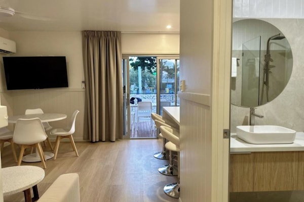 Deluxe 2 Bedroom Poolside Cabin - S6