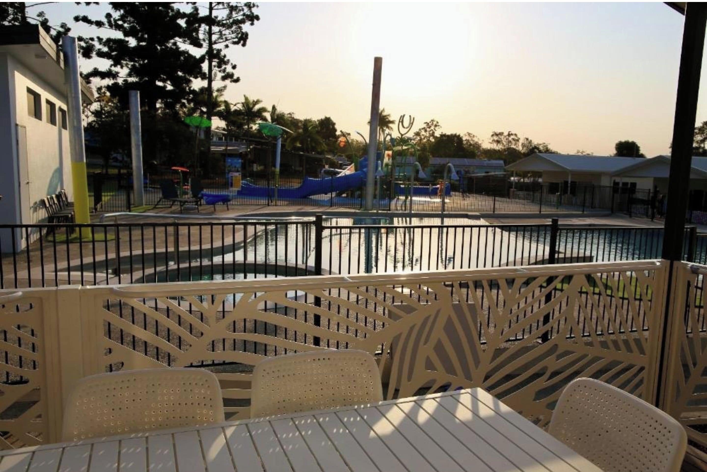 Deluxe 2 Bedroom Poolside Cabin - S6