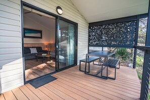 Terrace/patio - BIG4 TASSIE GETAWAY PARKS ST HELENS (St Helens)