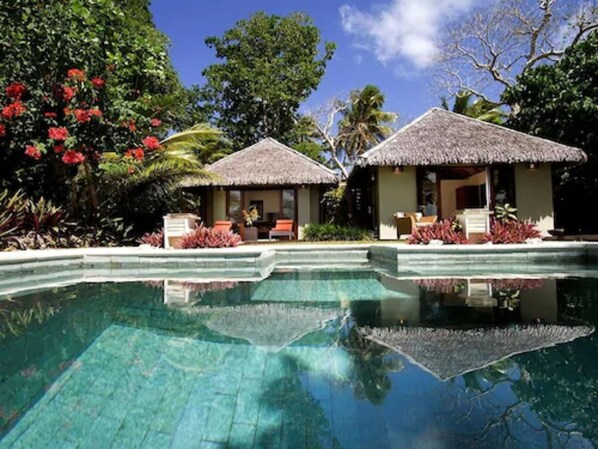 Honeymoon Villa 12 | Terrace/patio - Eratap Beach Resort (Eratap)
