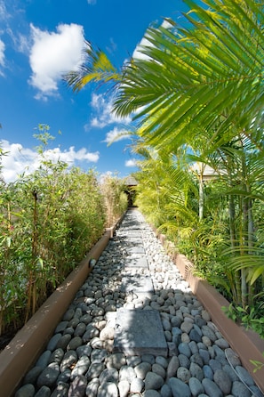 Beach nearby, white sand - Villa Kinaree Estate (Seminyak)