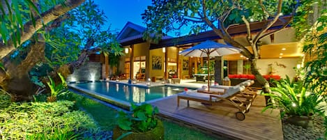 4 Bedrooms Private Pool Villa | Interior entrance