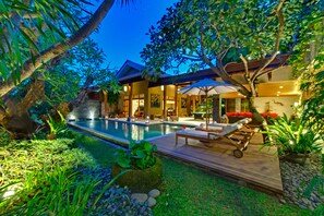 4 Bedrooms Private Pool Villa | Interior entrance - Villa Kinaree Estate (Seminyak)