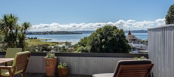 Lakeside City Apartments - Penthouse