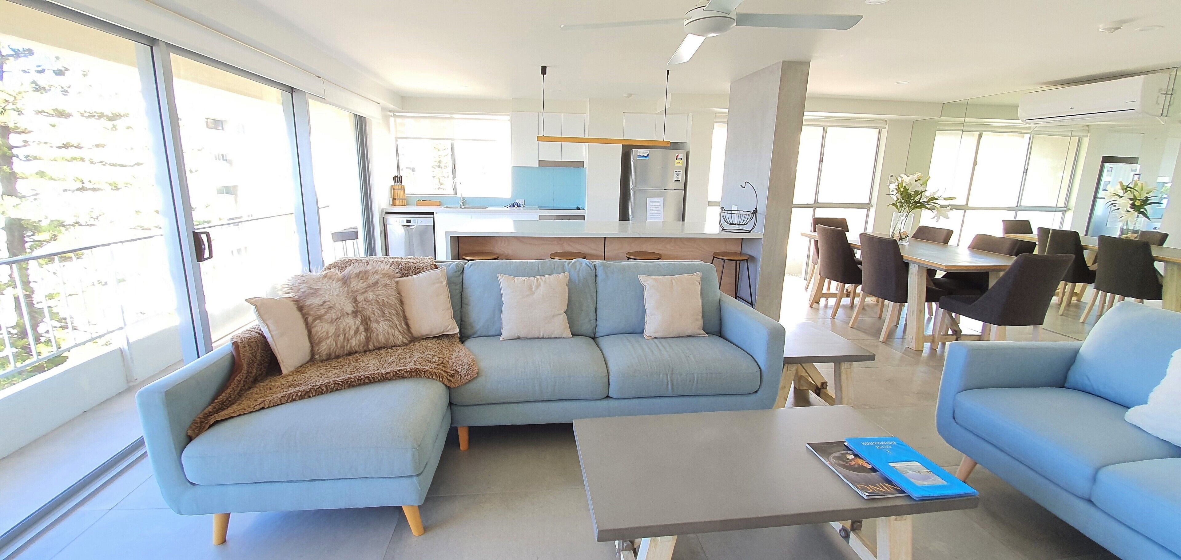 Surfers Chalet — image 19