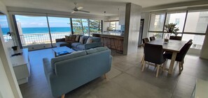 Superior Penthouse | Terrace/patio - Surfers Chalet (Surfers Paradise)