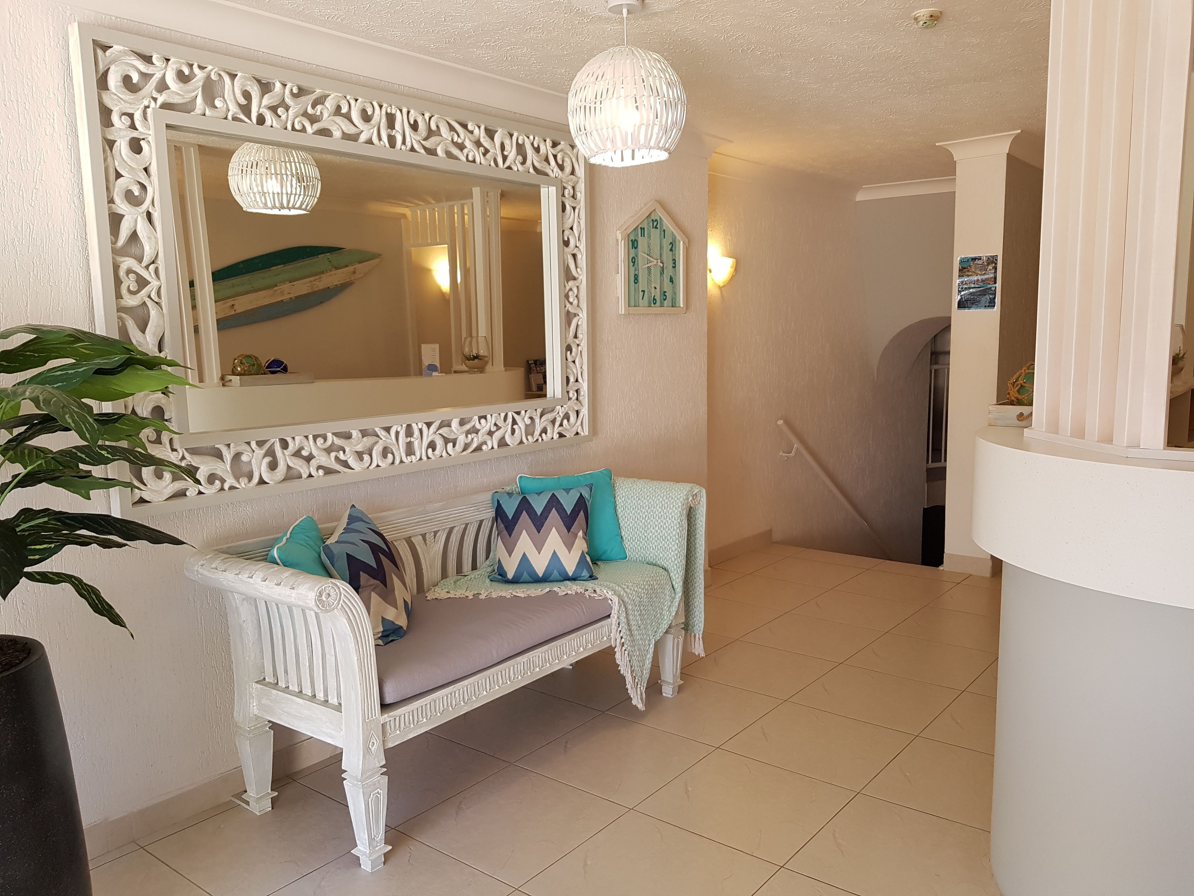 Surfers Chalet — image 28