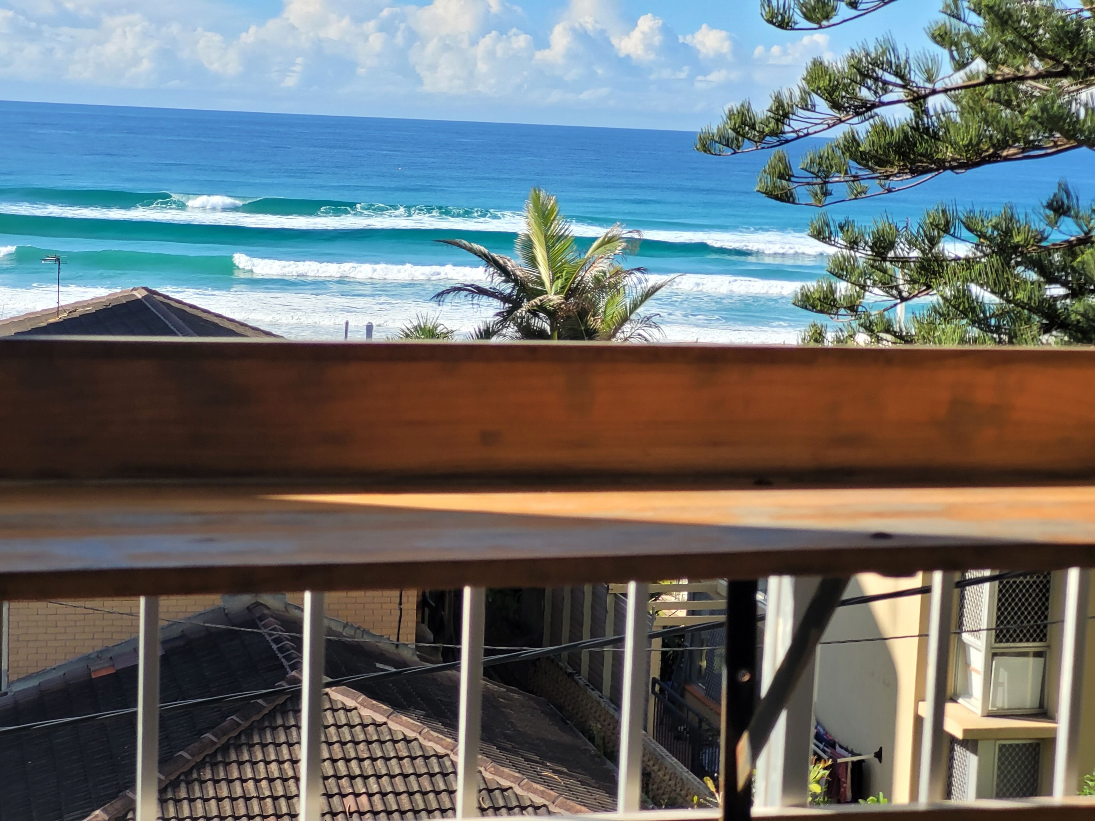 Surfers Chalet — image 17