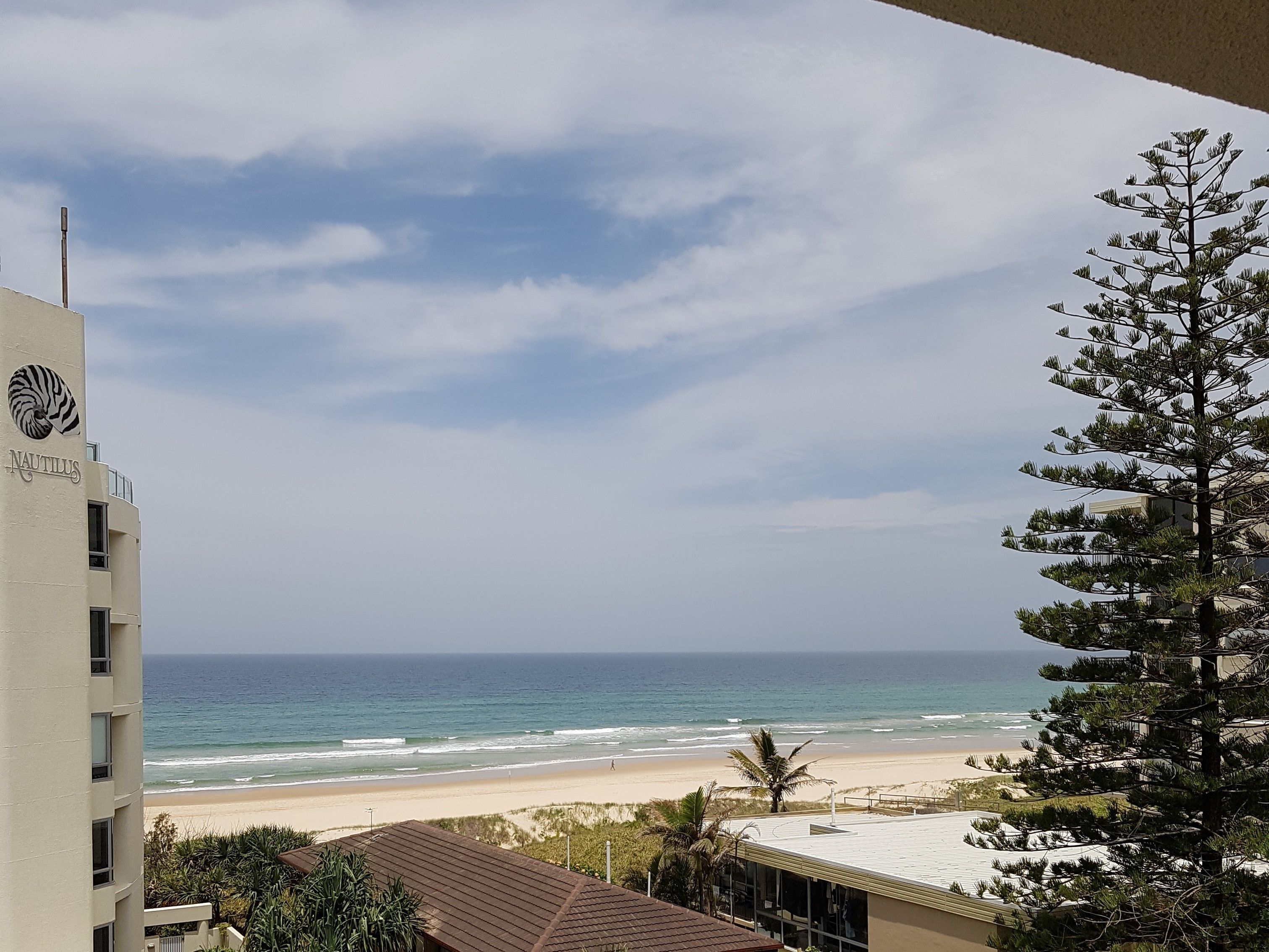 Surfers Chalet — image 12