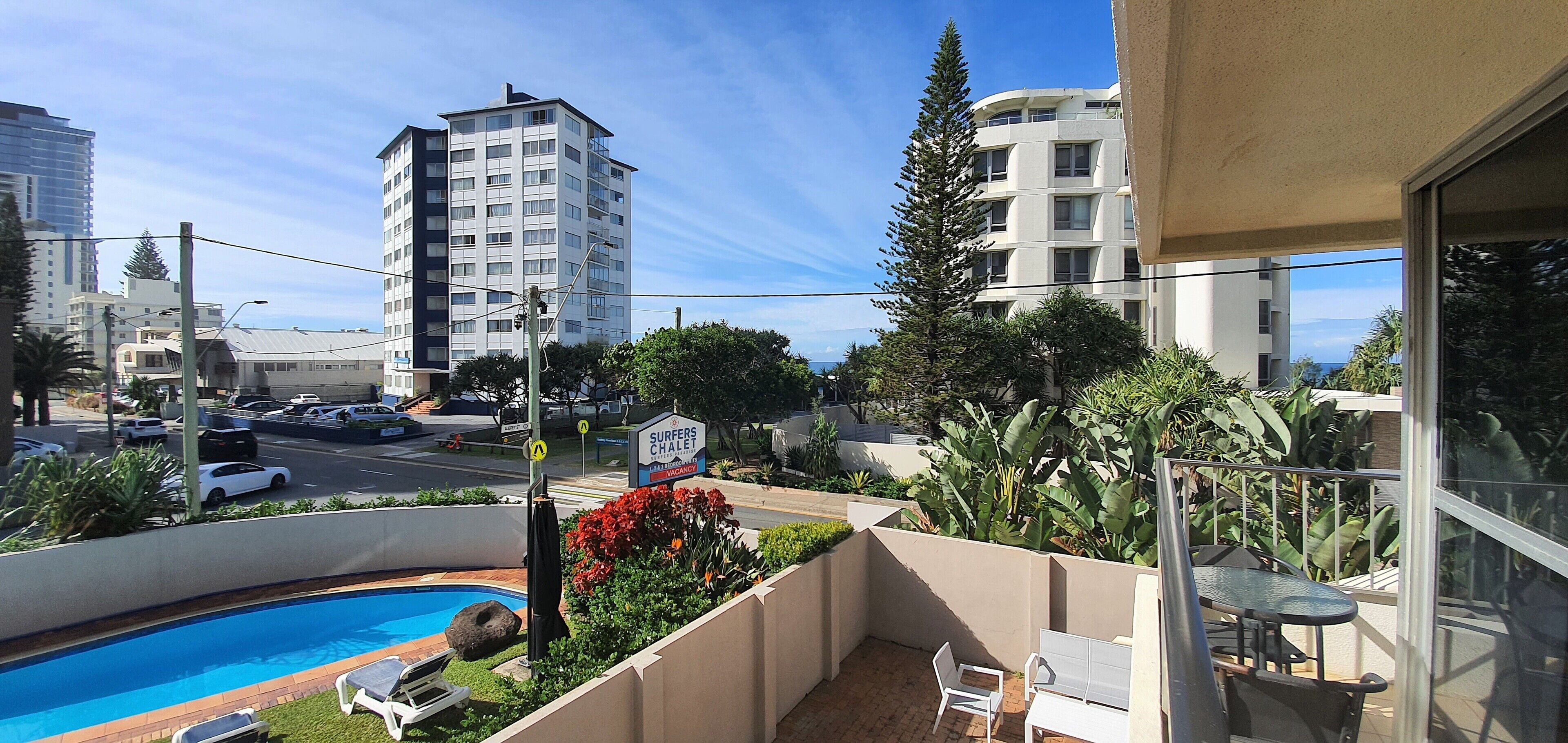 Surfers Chalet — image 10