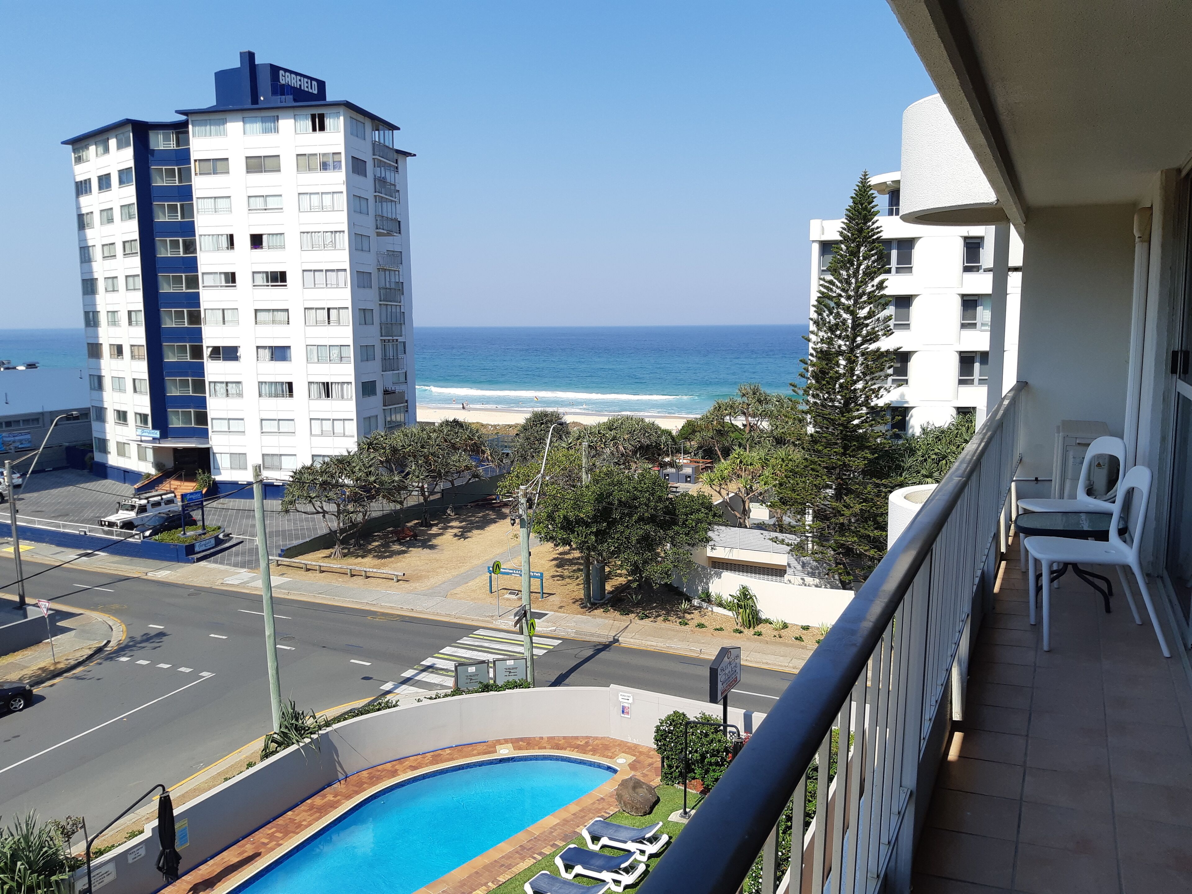Surfers Chalet — image 23