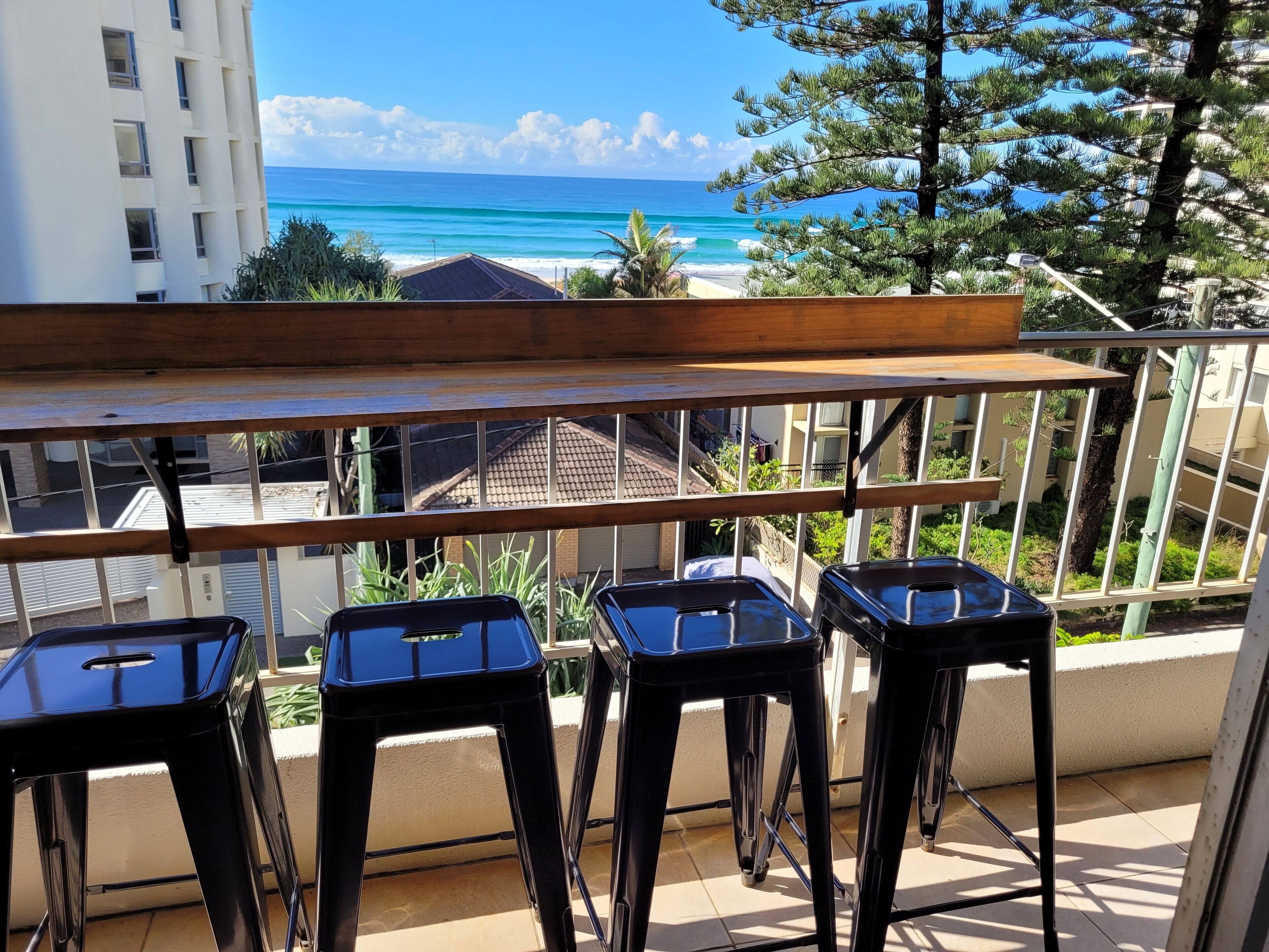 Surfers Chalet — image 22