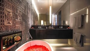 Bathroom - Villa 80361 (Keroboken Kelod)