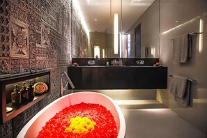 Bathroom - Villa 80361 (Keroboken Kelod)