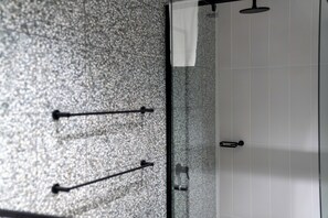 Bathroom - Valuesuites Penrith (Emu Plains)